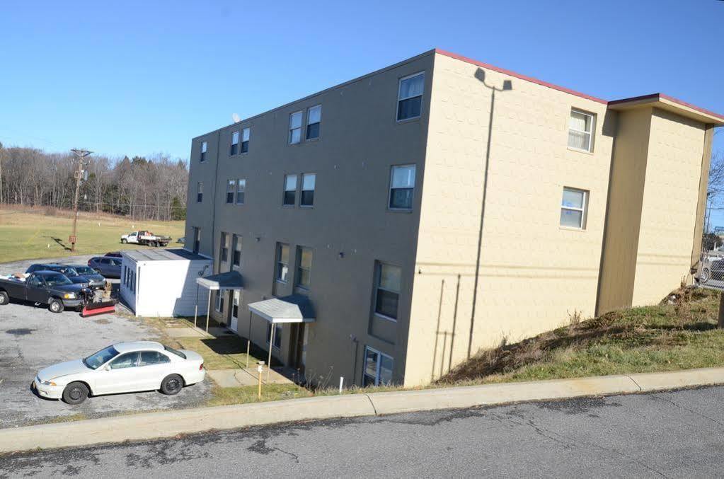 Red Carpet Inn & Suites Ebensburg Esterno foto